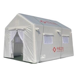 خيمة مستشفى مؤقتة كبيرة مقاومة للماء ، بناء الهيكل الصلب أعلى سقف